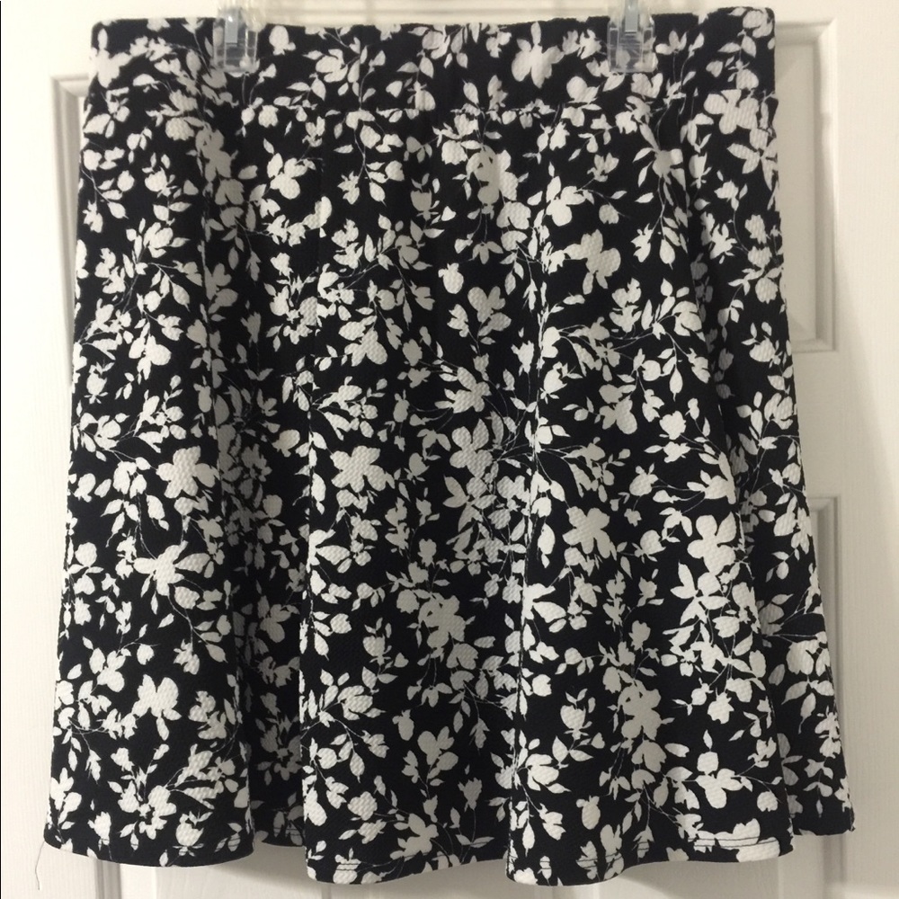 Floral print skirt
